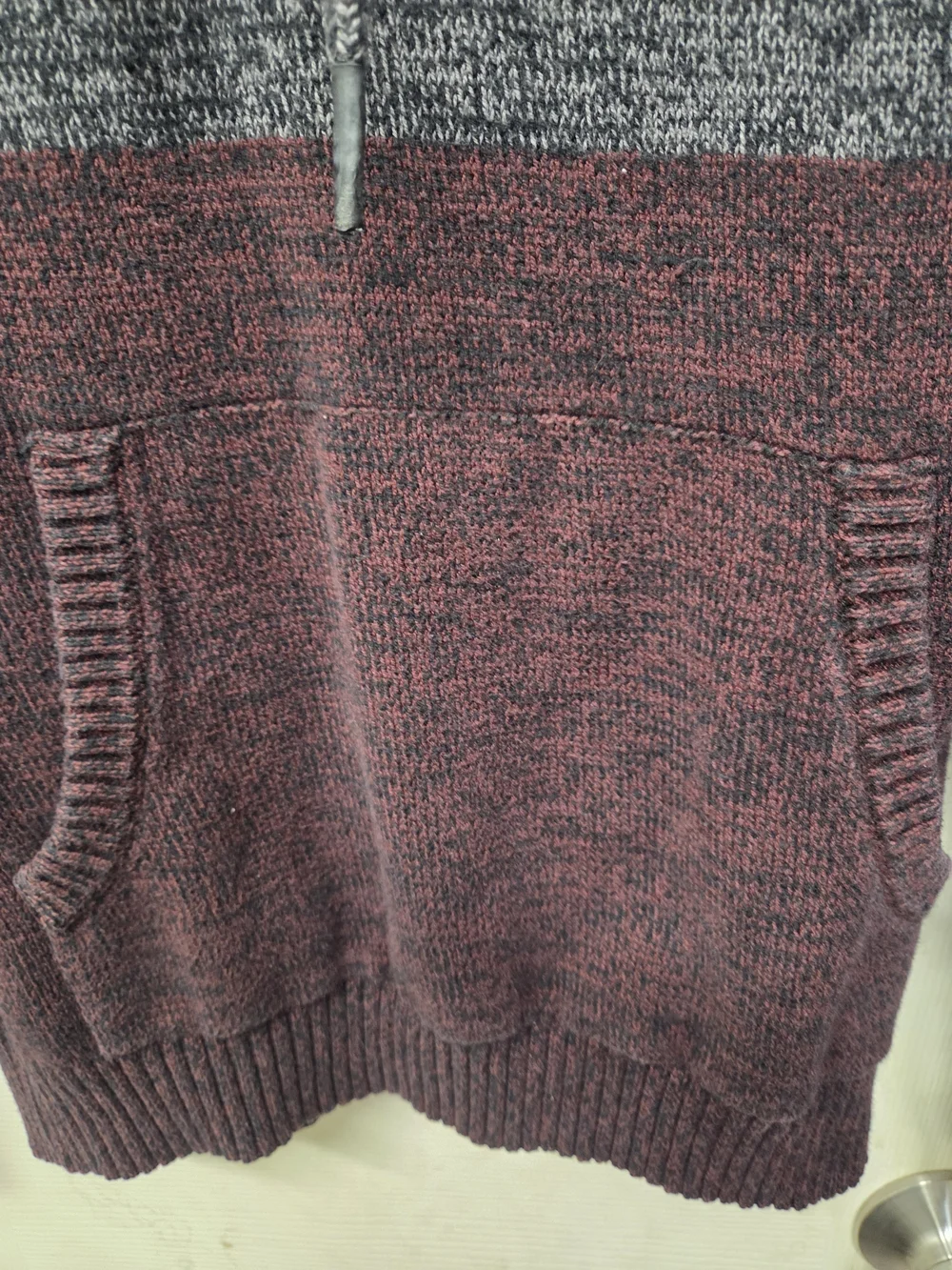 Hooded Knit Sweater Pullover Sweatshirt - Maroon and Gray